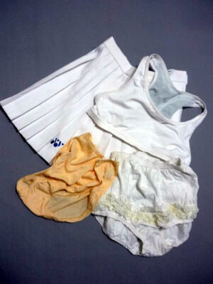 『脱ぎっぱなし』 テニス衣類＆未洗濯の下着