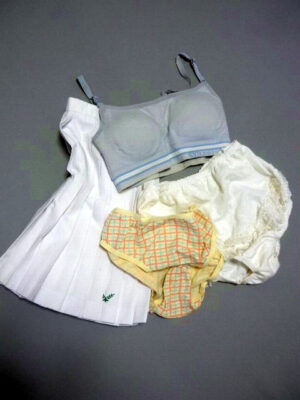 『脱ぎっぱなし』 テニス衣類＆未洗濯の下着