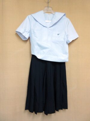 脱ぎっぱなしの制服