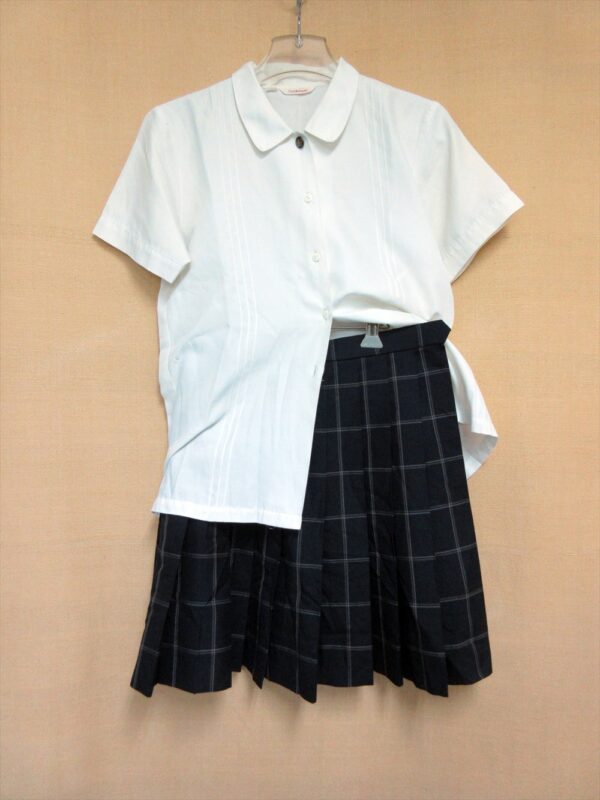 脱ぎっぱなしの制服