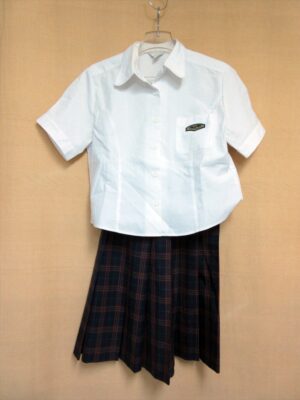 脱ぎっぱなしの制服