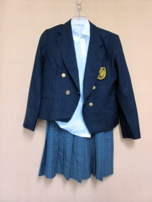 脱ぎっぱなしの制服
