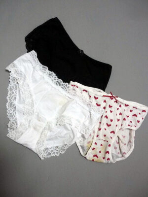 『脱ぎっぱなし』 未洗濯の下着