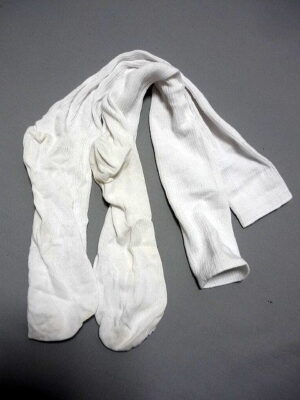 『脱ぎっぱなし』 通学ハイソックス