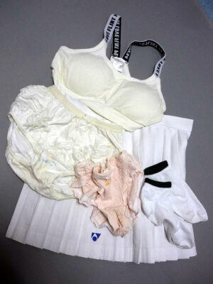 『脱ぎっぱなし』 テニス衣類&未洗濯の下着