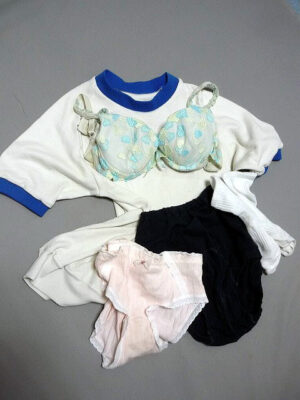 『脱ぎっぱなし』 体操服・ブルマー&未洗濯の下着