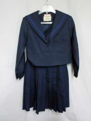 脱ぎっぱなしの制服