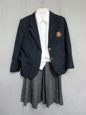 脱ぎっぱなしの制服