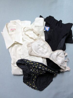 『脱ぎっぱなし』 制服&下着