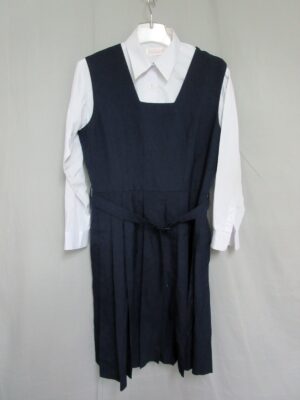 脱ぎっぱなしの制服