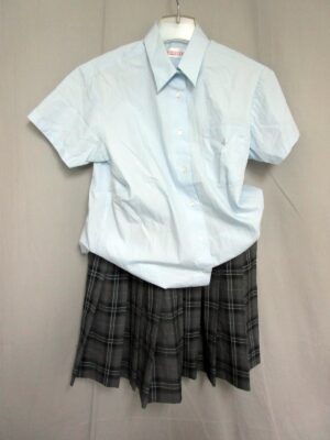 脱ぎっぱなしの制服