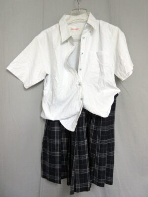 脱ぎっぱなしの制服