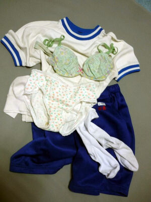 『脱ぎっぱなし』 体操服・ハーフパンツ&未洗濯の下着