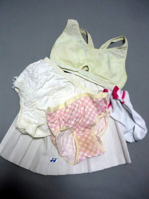 『脱ぎっぱなし』 テニス衣類&未洗濯の下着