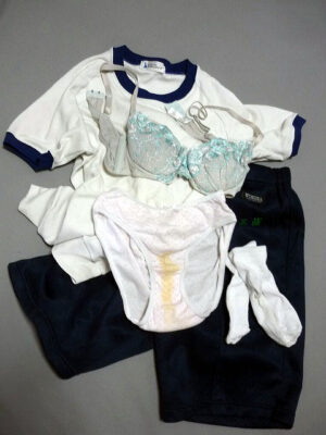 『脱ぎっぱなし』 体操服・ハーフパンツ&未洗濯の下着