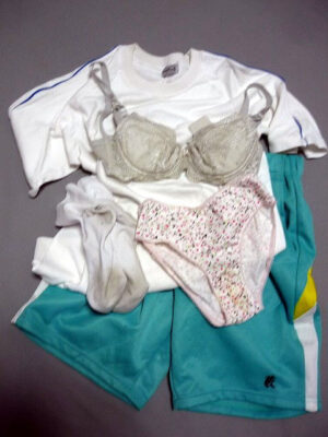 『脱ぎっぱなし』 体操服・ハーフパンツ&未洗濯の下着
