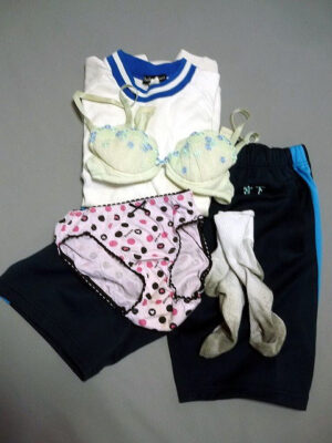 『脱ぎっぱなし』 体操服・ハーフパンツ&未洗濯の下着