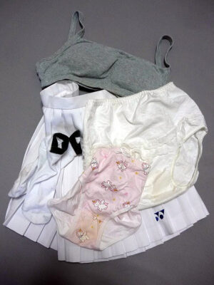 『脱ぎっぱなし』 テニス衣類&未洗濯の下着